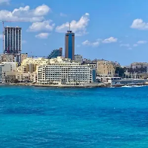 Sliema, Stylish 1 Bedroom With Parking. Appartamento